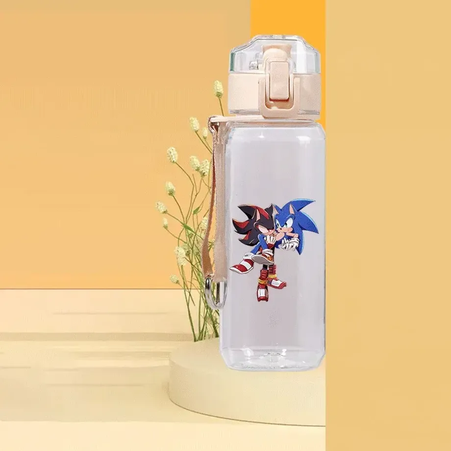 Trendy láhev na vodu s tlakovým uzávěrem v motivech ježka Sonic