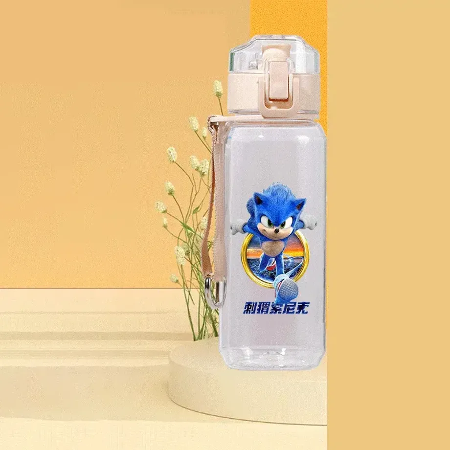 Trendy láhev na vodu s tlakovým uzávěrem v motivech ježka Sonic