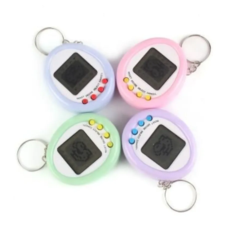 Hra Tamagotchi ve tvaru vajíčka s různými motivy