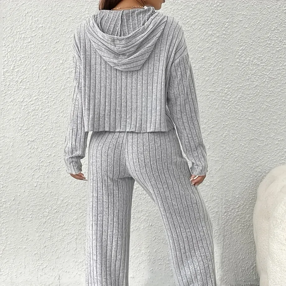 Dámský loungewear set s volným střihem a kapucí, jednobarevný, pro plnoštíhlé postavy - Měkký a pohodlný