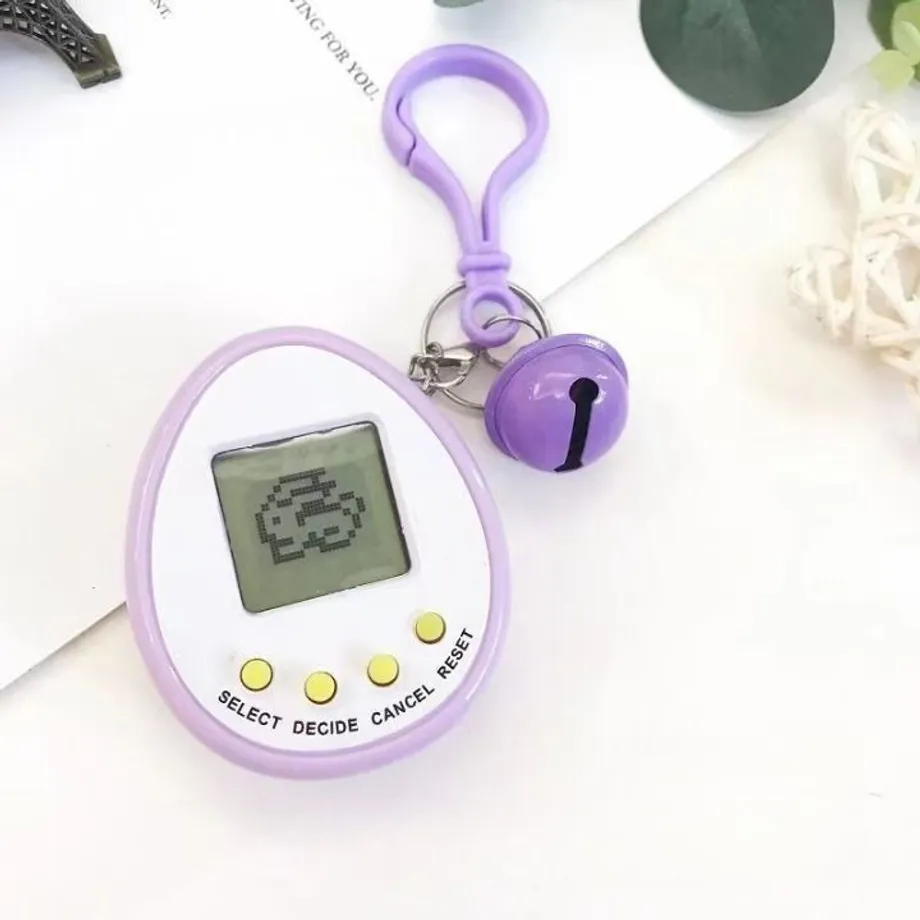 Hra Tamagotchi ve tvaru vajíčka s různými motivy