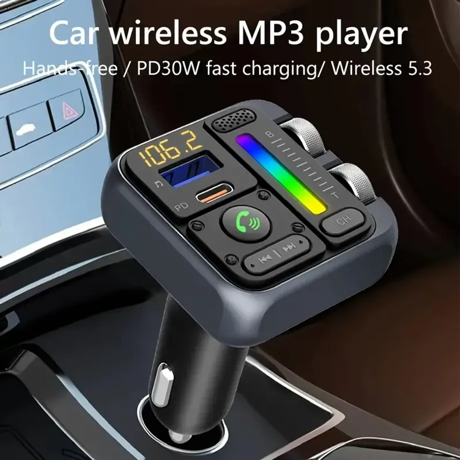 Multifunkční FM vysílač s handsfree, hlasovým ovládáním, MP3 přehrávačem, nastavitelnými basy a výškami, PD30W rychlonabíječkou USB-C a nabíječkou do auta