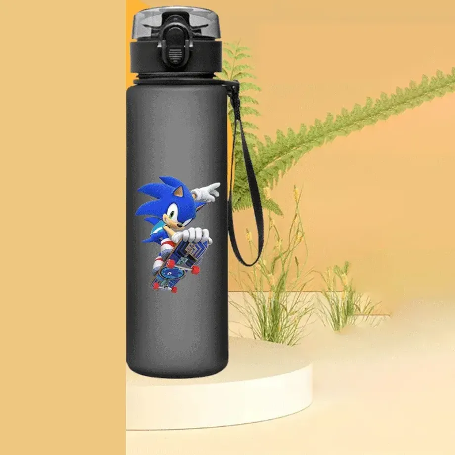 Trendy láhev na vodu s tlakovým uzávěrem v motivech ježka Sonic