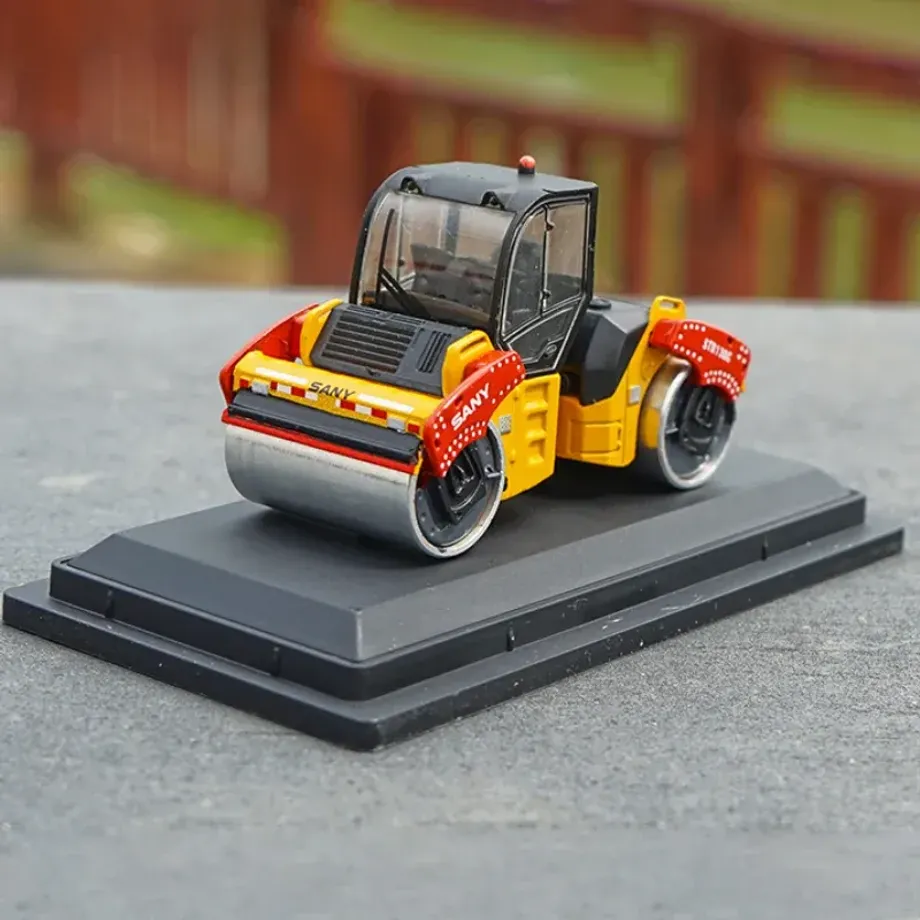 Miniaturní model stavebního stroje 1:87