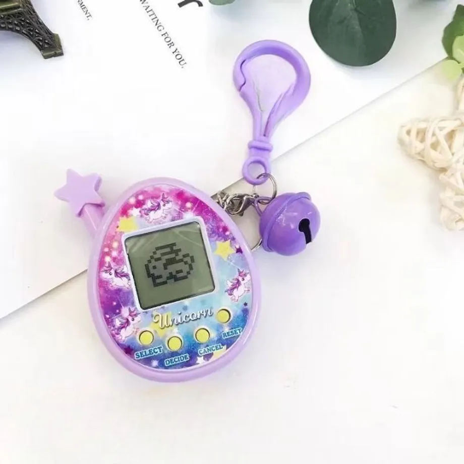 Hra Tamagotchi ve tvaru vajíčka s různými motivy