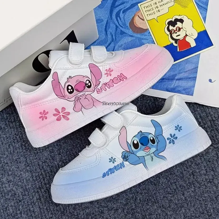 Dětské trendy sportovní tenisky v bílé barvě a potiskem oblíbené animované postavy Stitch a Angel