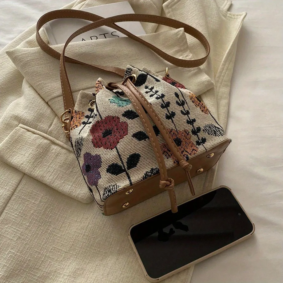 Elegantní mini crossbody kabelka s květinovým motivem