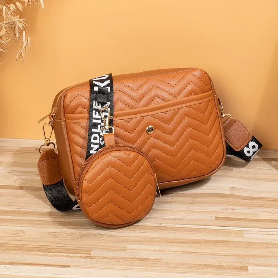 Prošívaná crossbody kabelka s mincovníkem