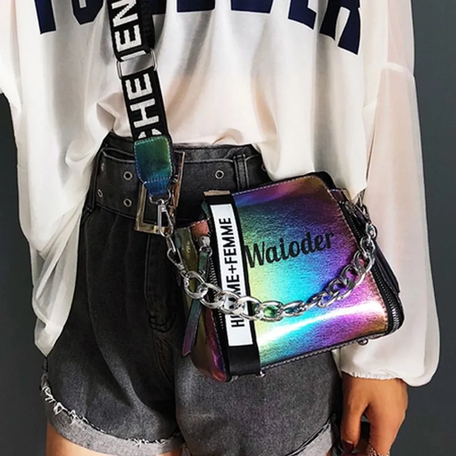 Stylová dámská metalická mini crossbody kabelka