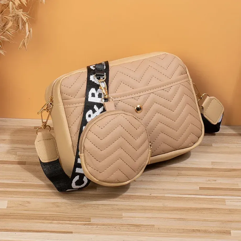 Prošívaná crossbody kabelka s mincovníkem