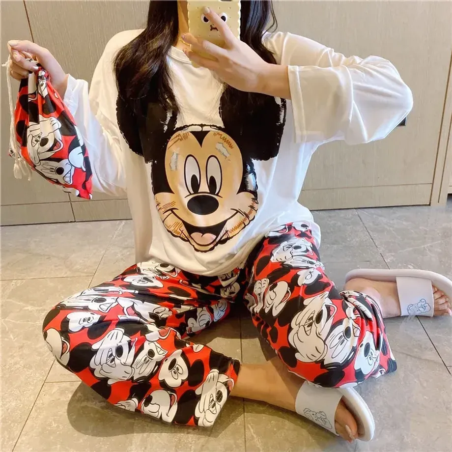 Dívčí stylové pyžamo s motivem Mickey a kamarádi