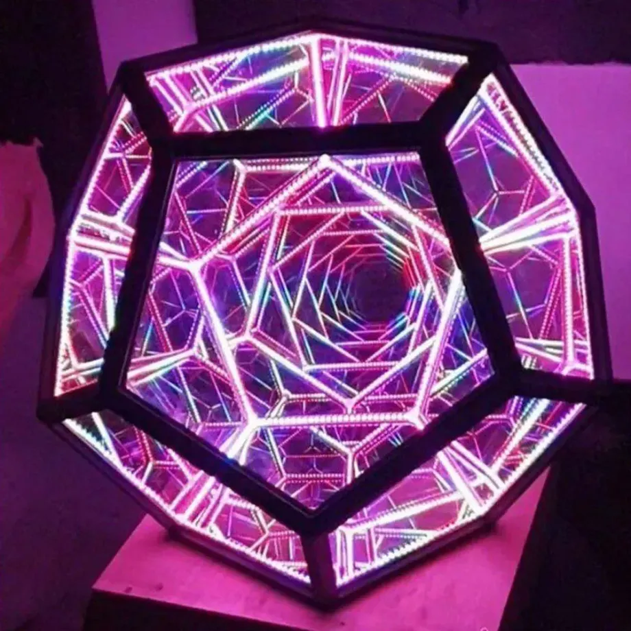 Stůl lampička Dodecahedron s měnící se barvou