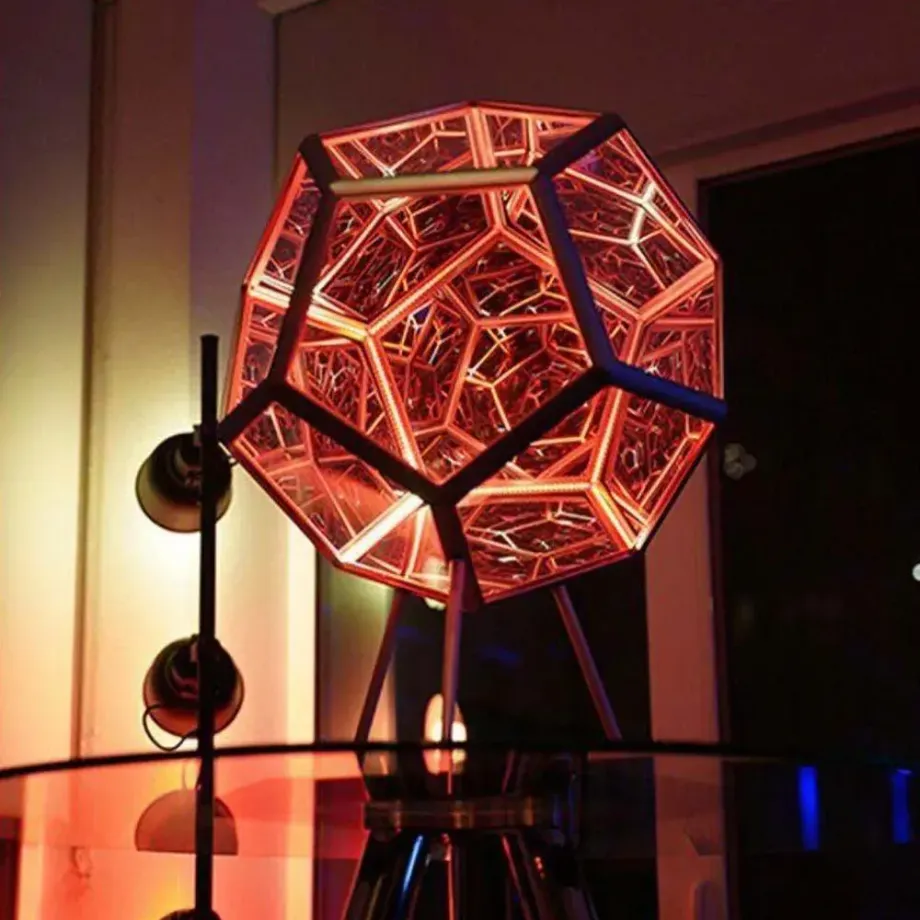 Stůl lampička Dodecahedron s měnící se barvou